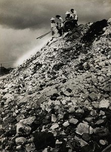 Tamsui River – Riverside Garbage — Huang Tse-hsiu, Documentary Photography