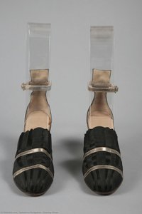 Abendschuhe — Salvatore Ferragamo, Surrealist Photography