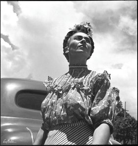 Frida Kahlo Looking At The Sky, Coyoac��n, Mexico City, 1945. — Leonet Matiz Espinoza