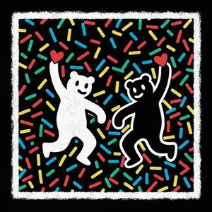 Danza Simétrica De Espíritus Monocromos En Medio De Una Sinfonía Rítmica De Colores Primarios — Laurent Charpentier