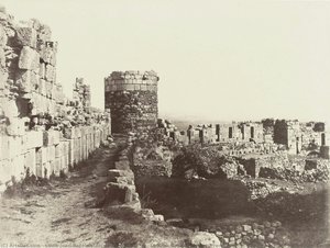 Le Krak Des Chevaliers. Première Enceinte Ou Enceinte Extérieure. Construite À Partir De 1250 — Louis-jean-baptiste-alexandre De Clercq, 19th-century Photography