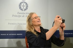 Annie Leibovitz (Communication and Humanities)