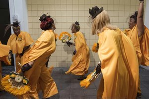 Versatile Ladies At The Tremé Center Before They Come Out With Sudan — Ryan Hodgson-rigsbee, Contemporary Realism