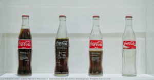 Inserções Em Circuitos Ideológicos: Projeto Coca-cola — Cildo Pereira Meireles