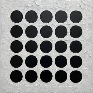 Monolithischer Rhythmus In Kohle Und Weiß: Eine Singuläre Studie Des Geometrischen Gleichgewichts — Laurent Vionnet