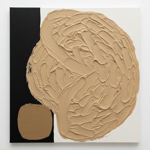 Monolithische Resonanz: Eine Organische Studie Von Schatten Und Skulpturalen Erdtönen — David Moreau, Gips- & Texturkunst