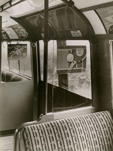 1938 tube stock, interior of a trailer car