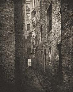 Close No. 148 High Street