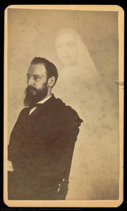 [unidentifizierter Bärtiger Mann Sitzend, Eine Frau — William H. Mumler, Geisterfotografie