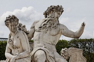 La Statue De La Loire Et Du Loiret Dans Le Jardin Des Tuileries A Paris — Corneille Van Clève
