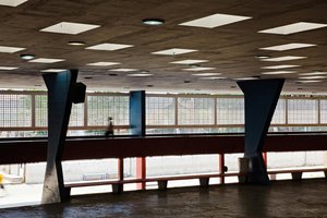 Guarulhos Gymnasium — João Batista Vilanova Artigas, Paulista School