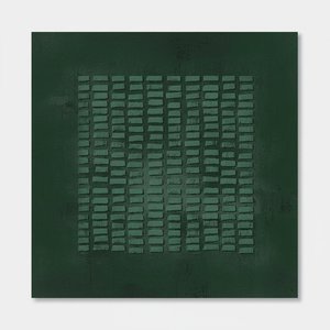 Monolithische Echos In Waldgrün: Eine Singuläre Studie Verwitterter Geometrischer Gelassenheit — Laurent Fabre, Neo-abstrakte Kunst