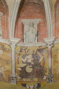 Central rib of the apse
