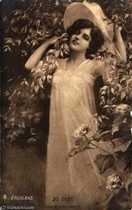 Belle Woman In White As Nymph — Delphin Enjolras