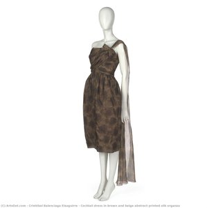 Cocktailkleid aus braun und beige abstrakt bedrucktem Seidenorganza
