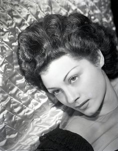 Esther Fernández — Leonet Matiz Espinoza