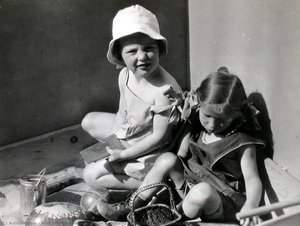 Untitled (lotte Burchartz With Her Companion) — Max Hubert Innocenz Maria Burchartz, Bauhaus Modernism