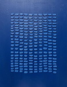 Monolithische Blaue Rhythmen: Eine Singuläre Studie In Taktilem Kobalt Und Serenem Gefüge