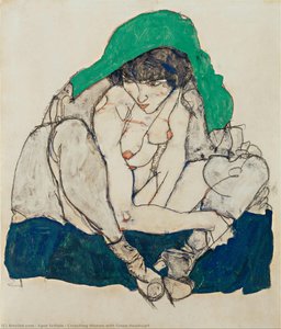 Mujer Sentada con Pañuelo Verde