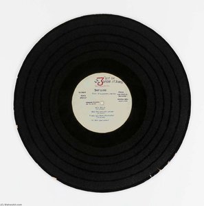 3 FOOTSTEPS RECORDS HIT 'EM WHERE IT HURTS. 3 FOOTSTEPS RECORDS HIT 'EM WHERE IT HURTS