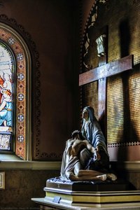 Polish Parishes And Churches In Chicago. Church Of St. Mary Of The Angels, Sculpture Of Pieta — ヘンリー・w・ワースマン＆ジョン・g・スタインバック