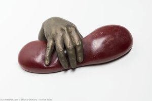 In The Hand — Shiota Chiharu