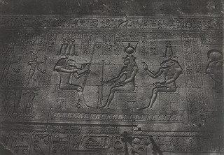 Grand Temple De Denderah, Sculptures De La Façade Postérieure — Maxime Du Camp