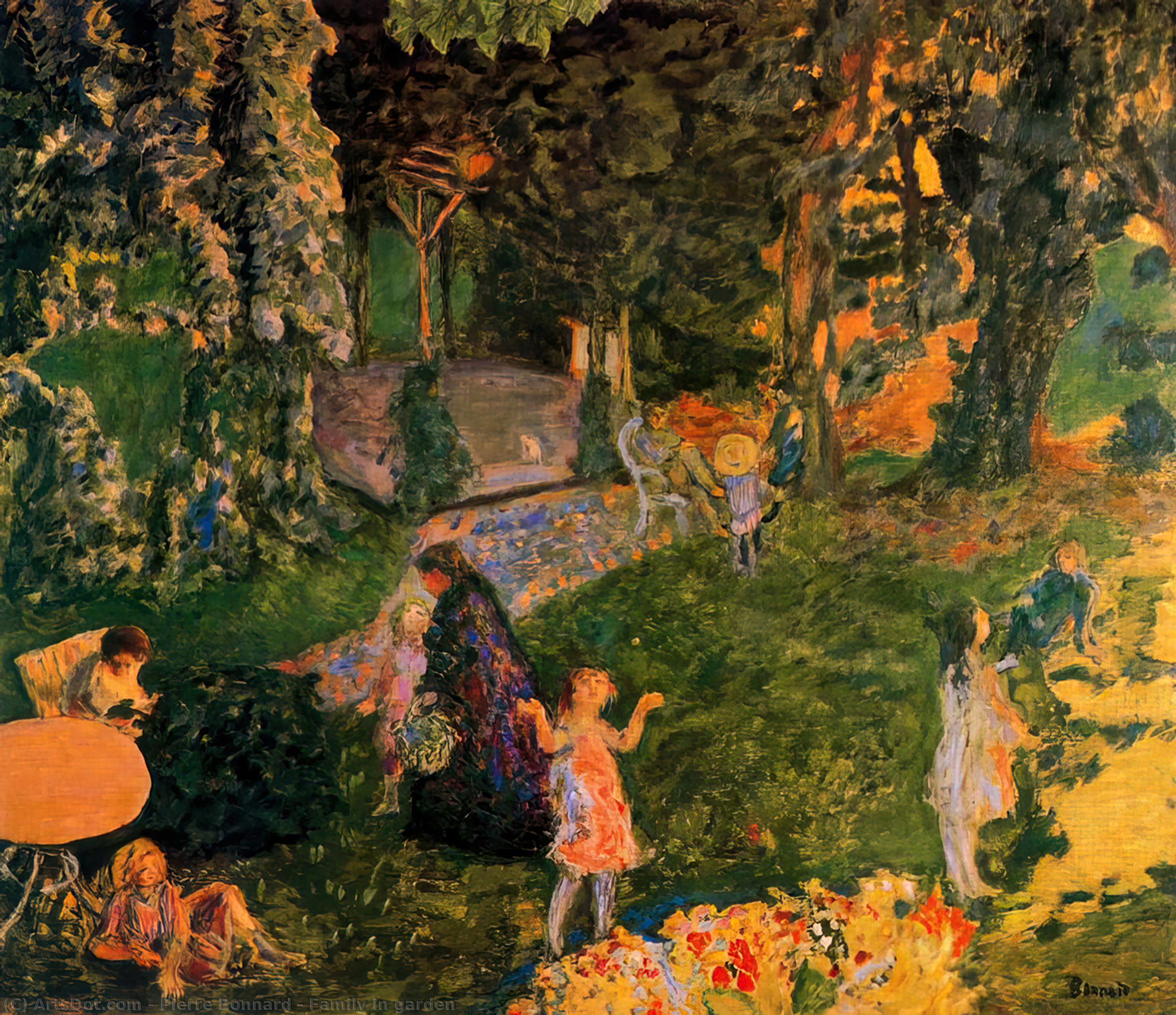 Family In Garden — Pierre Bonnard