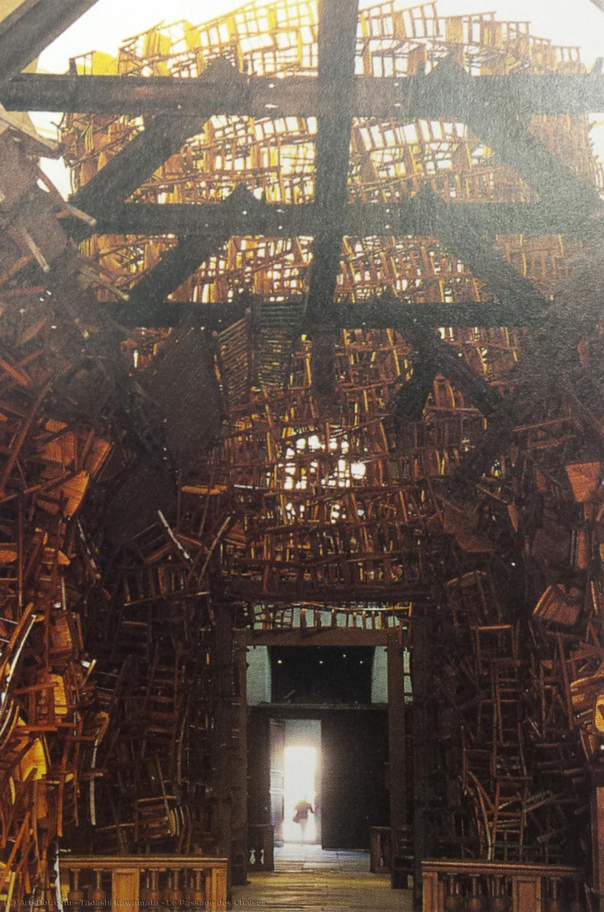 Le Passage Des Chaises — Tadashi Kawamata