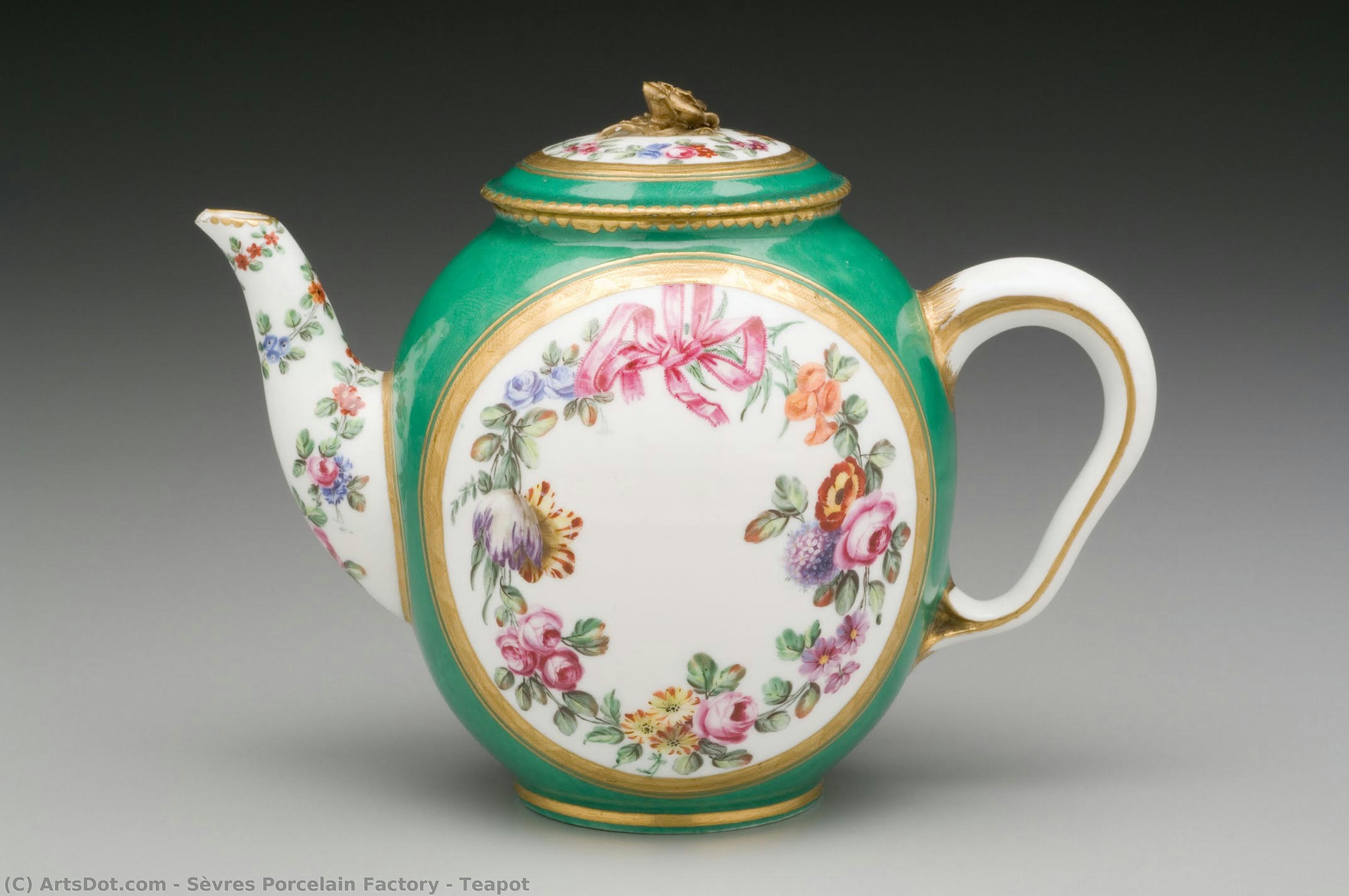 Teapot — Sèvres Porcelain Factory