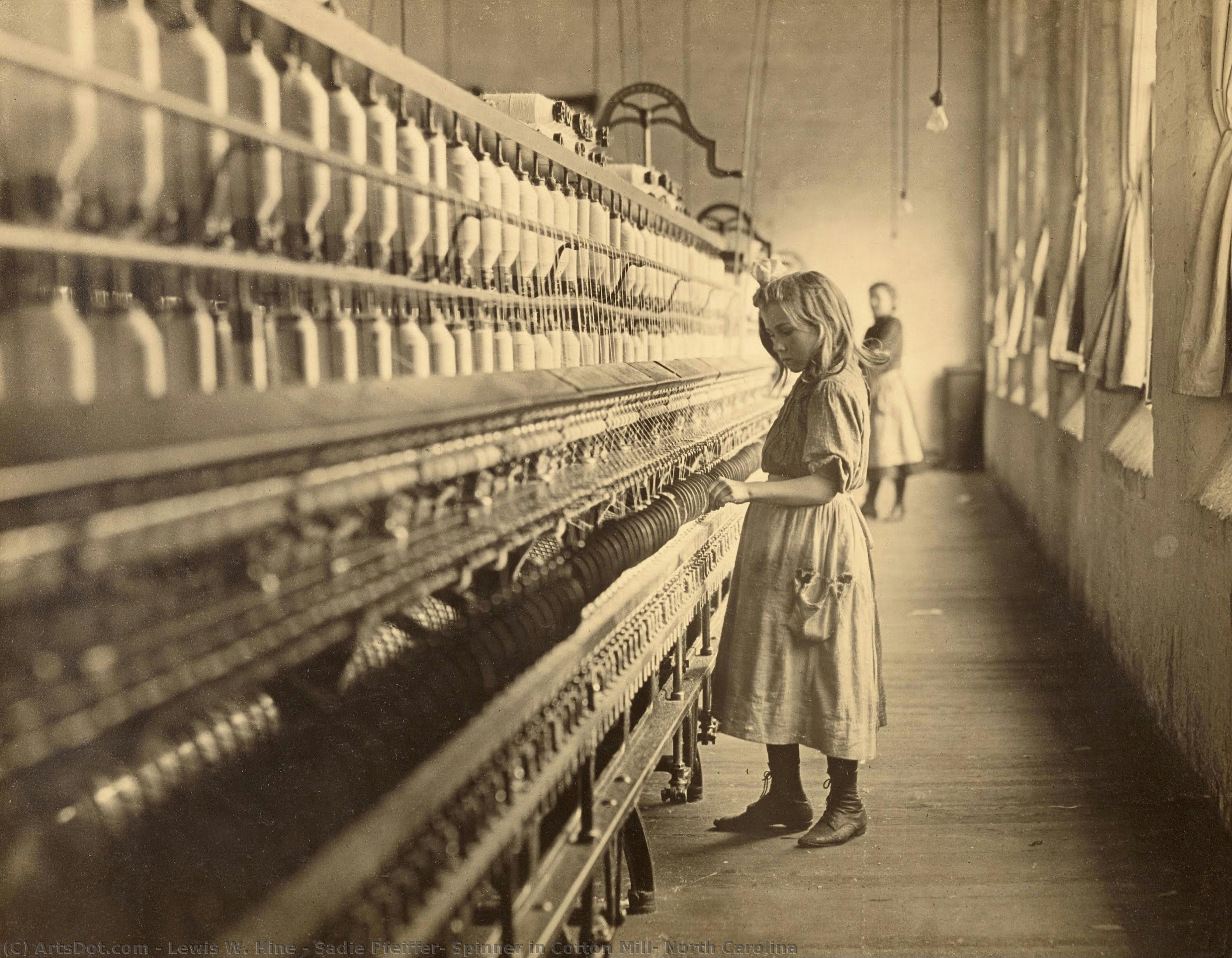Sadie Pfeiffer, Spinnerin In Einer Baumwollspinnerei, North Carolina — Lewis Wickes Hine