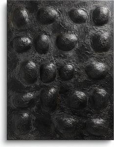 Sombras Monolíticas: Un Estudio Escultórico De Relieve De Obsidiana Y Gradientes Lunares Eternos — David Moreau
