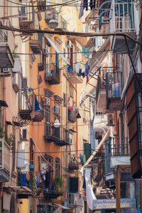 Echoes Of Ochre: An Urban Intimacy — Amélie Petit