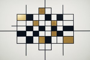 Aurelian Equilibrium: The Gilded Axis — Océane Thomas