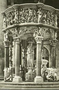 Pulpit — Giovanni Pisano