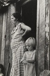 Wife and child of a sharecropper, Washington County, Arkansas