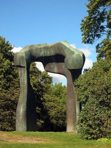 Large Arch — Henry Moore