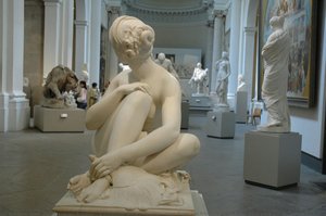 Odalisque, James Pradier (seen from the front in the chapel, 19th century sculpture gallery)