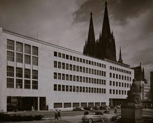 Das Neue Funkhaus In Köln (südfront, Mit Dom Im Hintergrund) — Karl Hugo Schmölz