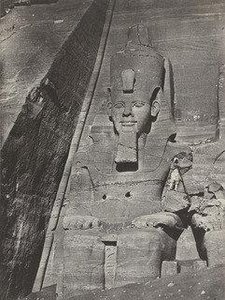Isamboul, colosse oriental du Speos de Phre
