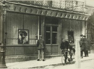 La Galerie Surréaliste, Rue Jacques Callot — Man Ray, Surrealism