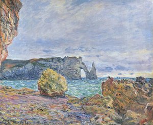 Etretat, The Beach And The Porte D'aval — Claude Monet