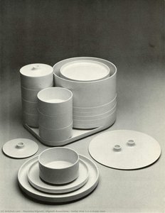 Heller Max 1\n\n[front View] — Massimo Vignelli, Vignelli Associates