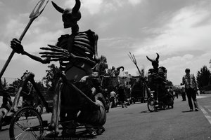 Más Diablos — Colectivo Última Hora And Juan Vázquez Morales