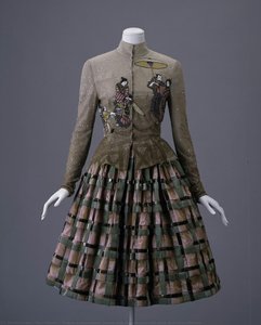 Ukiyoe Embroidered Jacket And Skirt Woven With Pink And Mint Ribbons — Mori Hanae