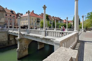 Cobbler Bridge Over Ljubljanica River — Miran Kambič