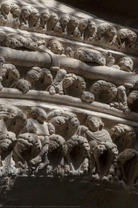 Left arch of the Portico of Glory. Iconography