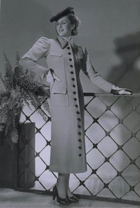 Woman in Linnen Coat by Jähnig