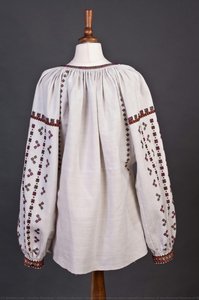 Aievea Collection; \nmuntenia Traditional Shirt;\nbased On Artefact Of The National Museum Of The Romanian Peasant — Carolina Birzaianu