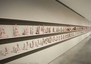 Sitting (money) — Kamin Lertchaiprasert